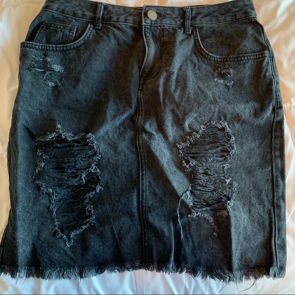 Black ripped pencil skirt